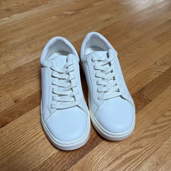 Fuego White Low Top Dance Sneakers - Picture 4 of 10